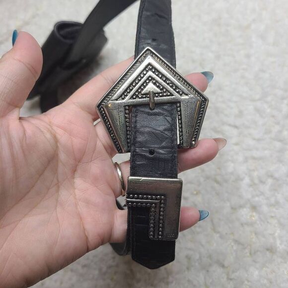 Nava Belt To-A-T Leather Belt with Tribal Embossed Pattern Belt Bag sz Small - Picture 3 of 6